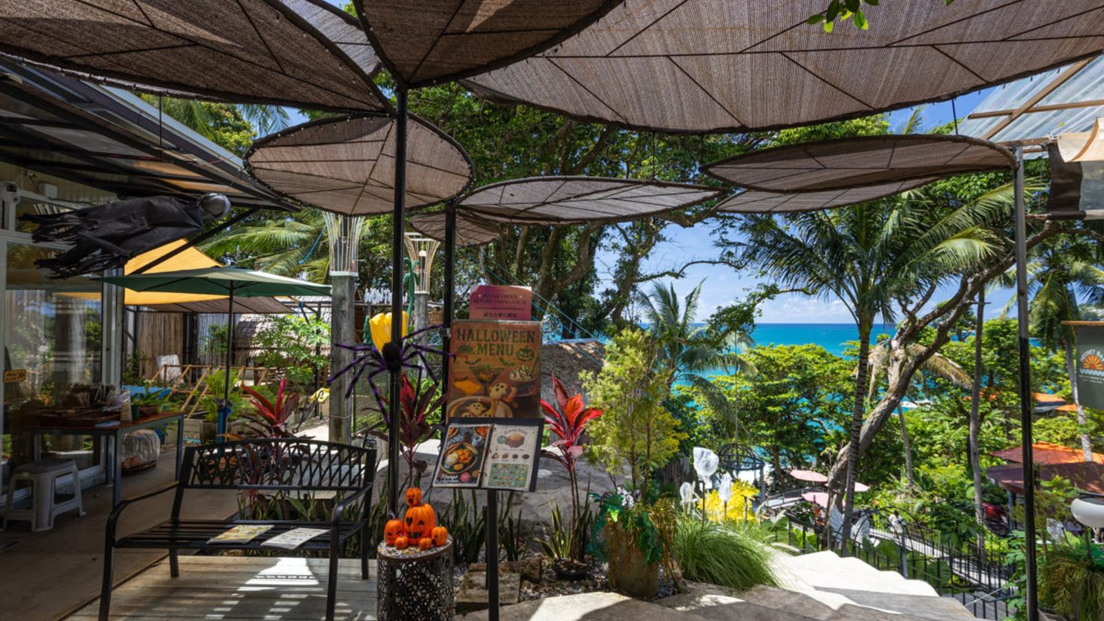 Outdoor Restaurants in Thailand: Enjoy Food in Fresh Air